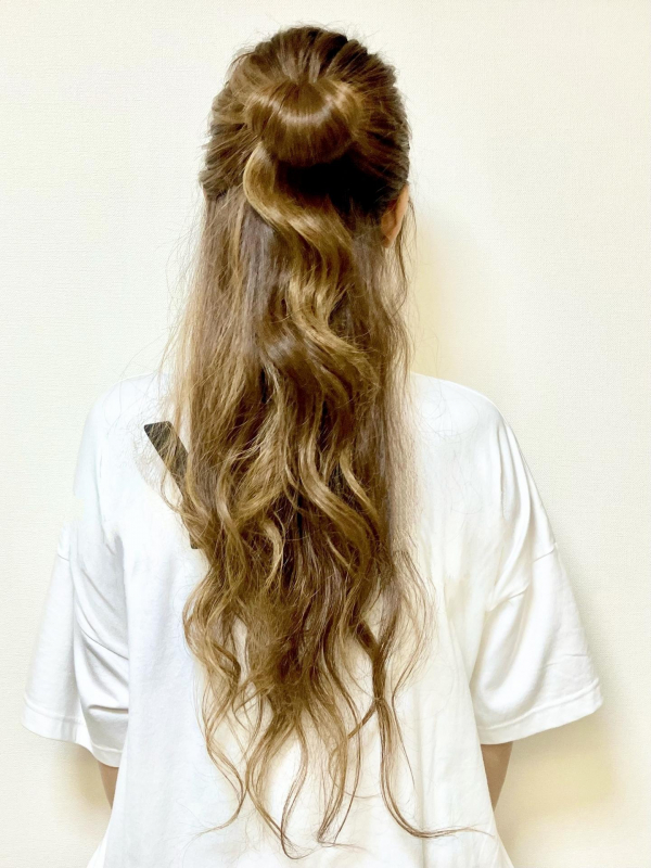 簡単お団子ヘアの作り方。