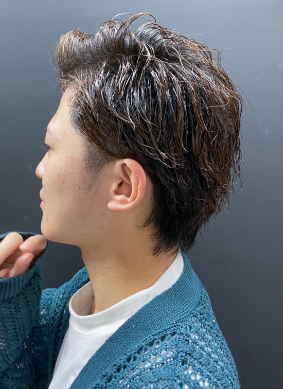 メンズウルフヘアで個性を！