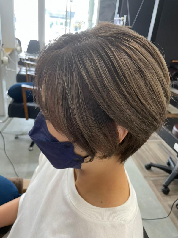 センターパート×ショートで魅せる新感覚