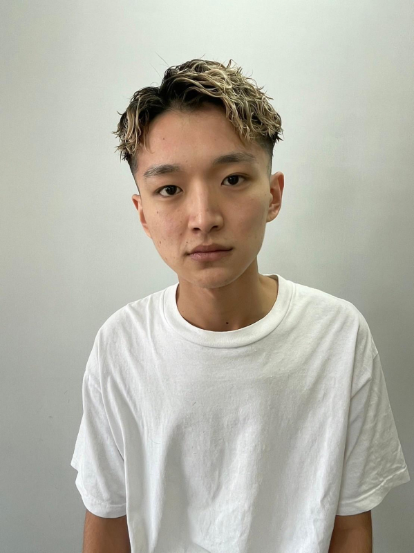 ツーブロック×アップバングで作る爽快メンズヘア