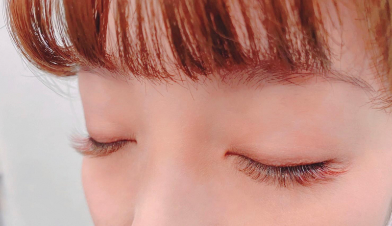 マスクにも負けない扇形カールのまつ毛