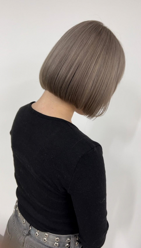 オリーブアッシュの髪色の魅力