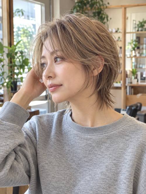 ショートウルフのヘアスタイルイメージ