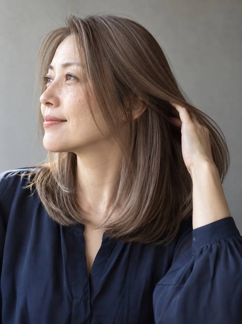 縮毛矯正のナチュラルストレート(ミディアム)のヘアスタイルイメージ