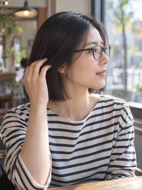 ストレートの切りっぱなしボブのヘアスタイルイメージ