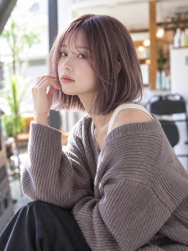 ラベンダーピンクのボブのヘアスタイルイメージ