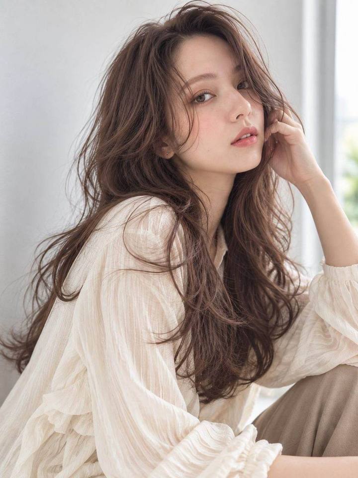 ゆるウェーブのロングヘアのスタイルイメージ