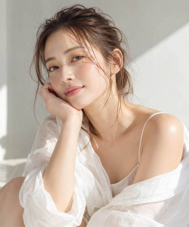 ルーズなまとめ髪アレンジのヘアスタイルイメージ