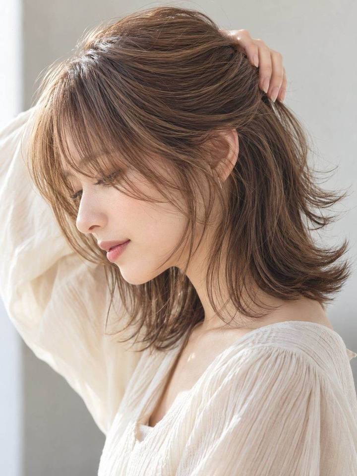 ゆるレイヤーのロブのヘアスタイルイメージ