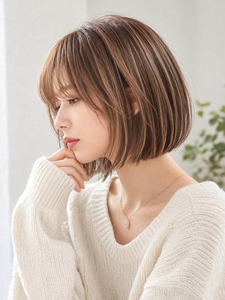 ブラウンのミニボブのヘアスタイルイメージ