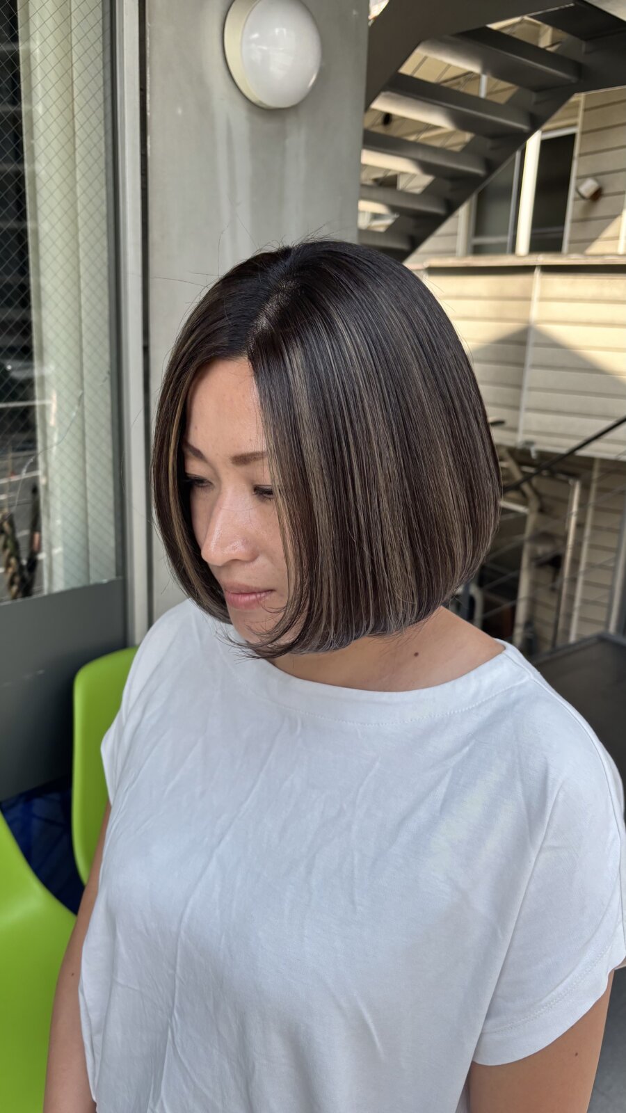 暗めベースに明るいラインを入れたボブの実例(Hair & Make anyhow)